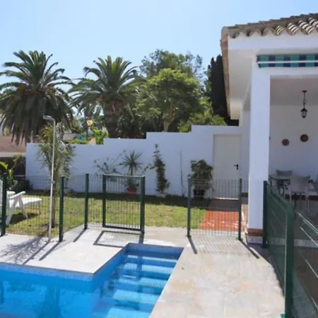 Junto A La Playa Con Piscina Privada. *