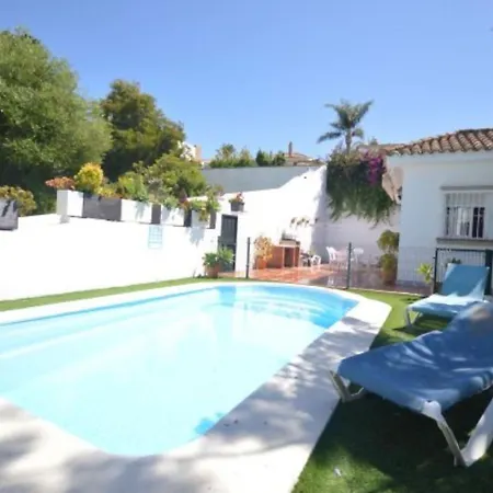 Junto A La Playa Con Piscina Privada. Horská chata