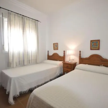 Junto A La Playa Con Piscina Privada.