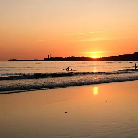 Junto A La Playa Con Piscina Privada.