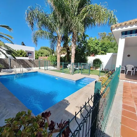 Horská chata Junto A La Playa Con Piscina Privada. *