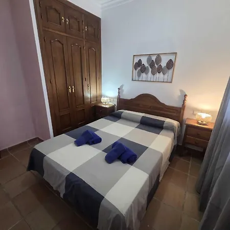 Junto A La Playa Con Piscina Privada. Chalet *