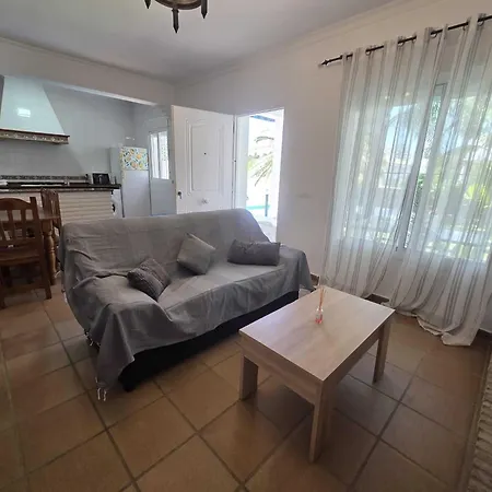 Junto A La Playa Con Piscina Privada. Chalet Conil De La Frontera