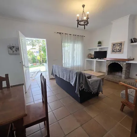Chalet Junto A La Playa Con Piscina Privada.